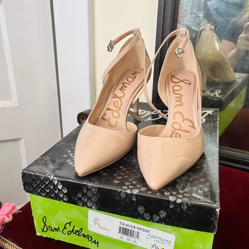 Sam Edelman Nude Pumps